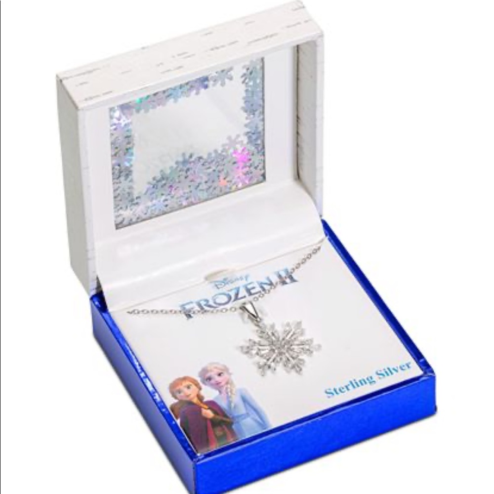 NWT❣️Stunning DIsney CZ Frozen Snowflake Pendant